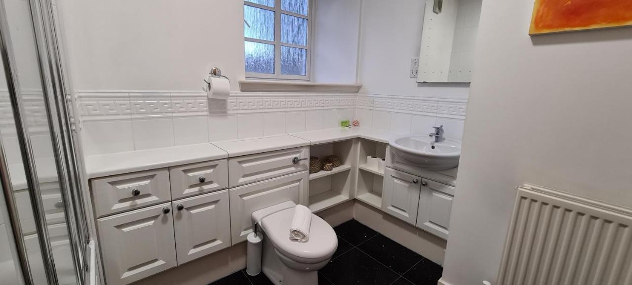 Pass The Keys Spacious 3Beds Flat Near City Centre - Free Parking Эдинбург Экстерьер фото