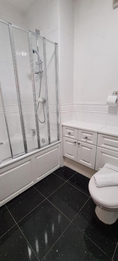 Pass The Keys Spacious 3Beds Flat Near City Centre - Free Parking Эдинбург Экстерьер фото