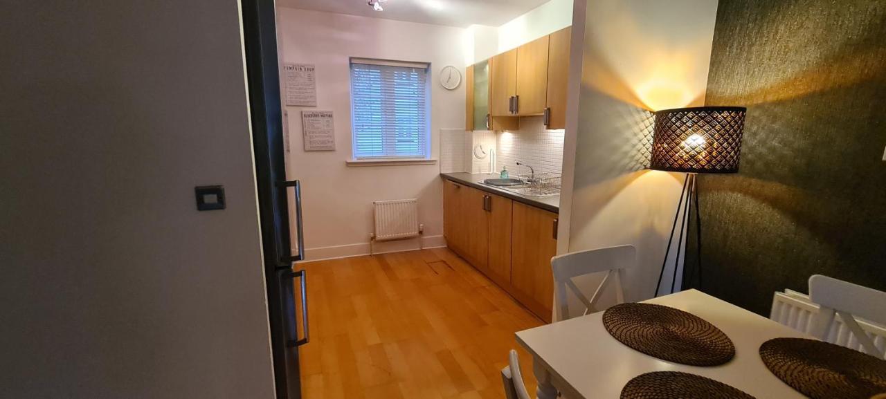 Pass The Keys Spacious 3Beds Flat Near City Centre - Free Parking Эдинбург Экстерьер фото